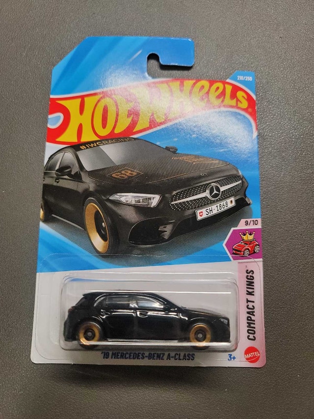 Hot Wheels '19 Mercedes-Benz A-Class iwc racing