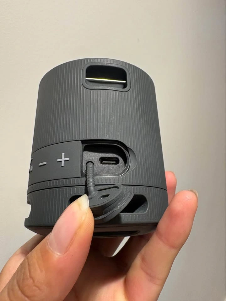 Sony waterproof bluetooth speaker - photo 3