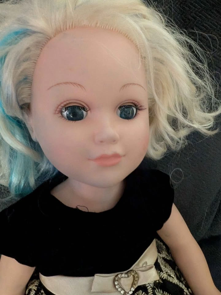 18-Inch Blonde Doll with Blue Hair Streaks in Party Dress - photo 2