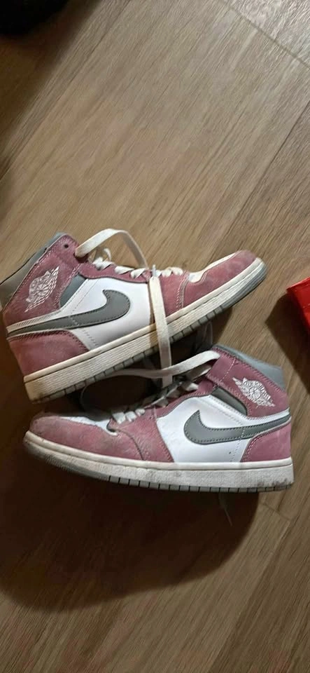 Jordan Pink Size 6.5W