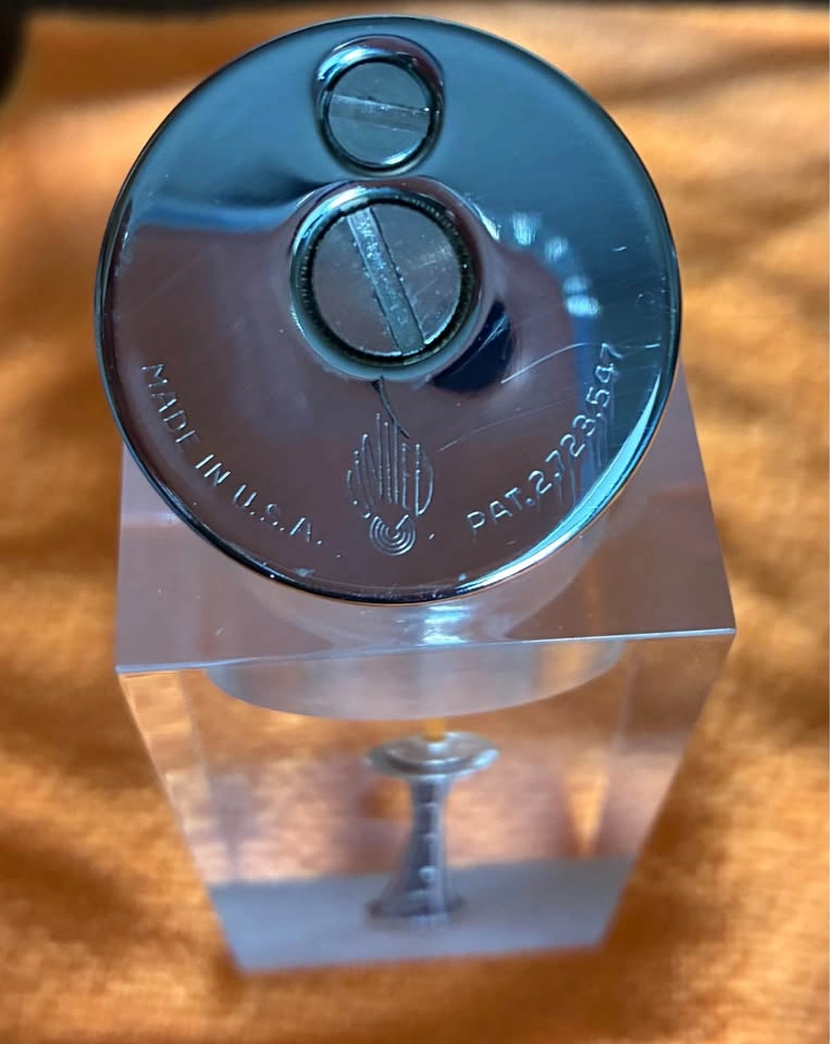 RARE Vintage 1962 Seattle World's Fair Space Needle Lighter - photo 3