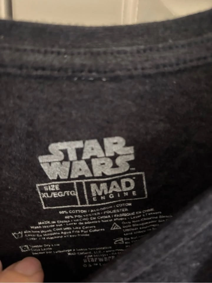 Star Wars baby yoda men’s tshirt xl - photo 3