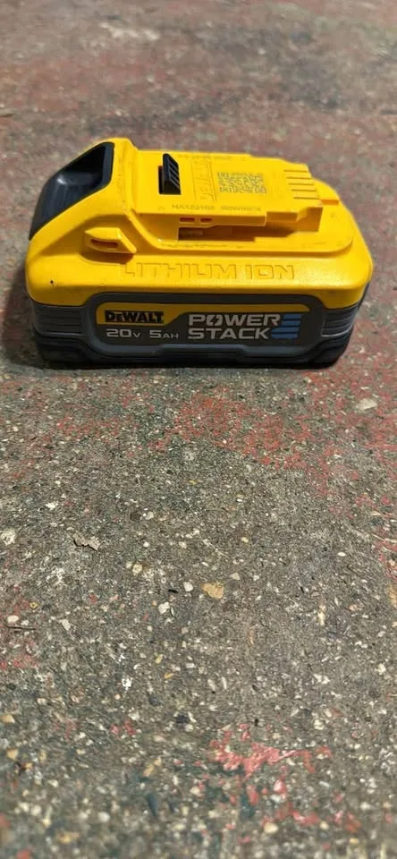 Dewalt 5ah power stack battery thumbnail
