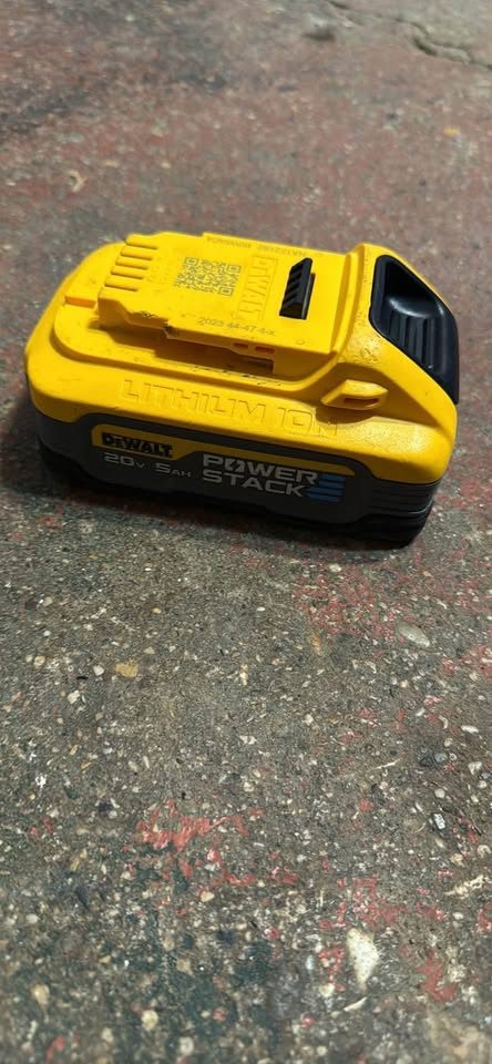 Dewalt 5ah power stack battery - photo 2