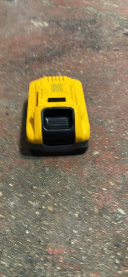 Dewalt 5ah power stack battery - photo 3