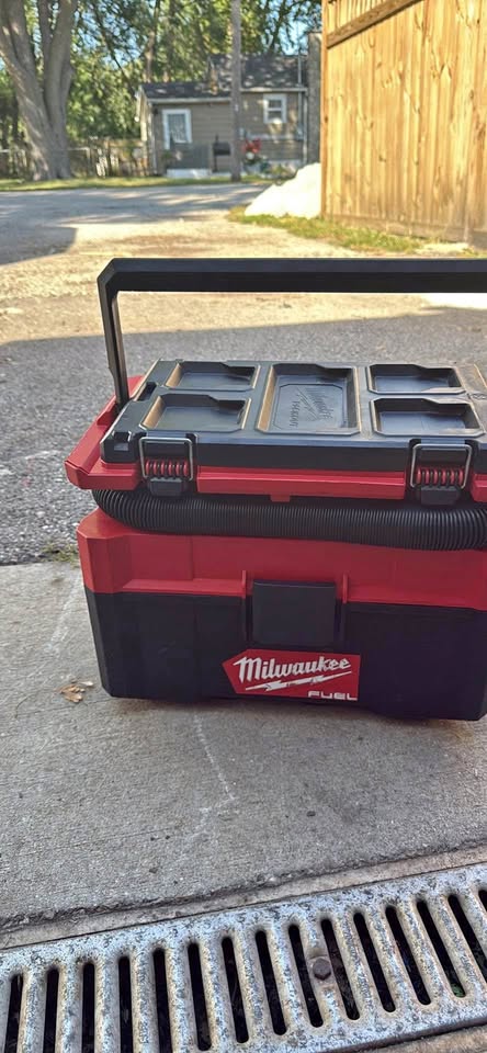 Milwaukee wet dry vacuum