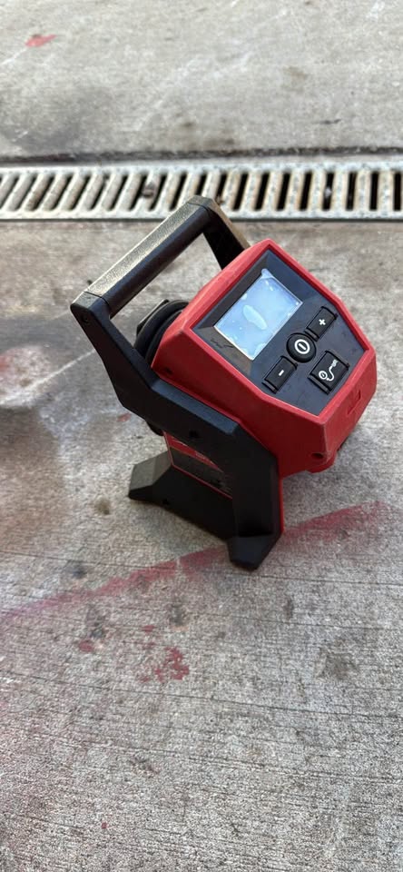 Milwaukee m12 inflator - photo 2