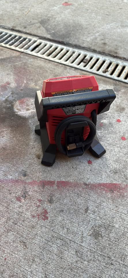 Milwaukee m12 inflator - photo 4
