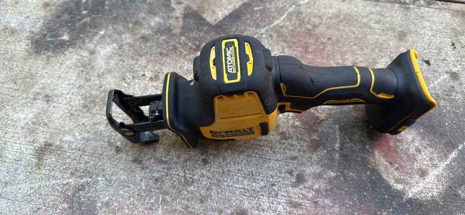 Dewalt hack saw - photo 2