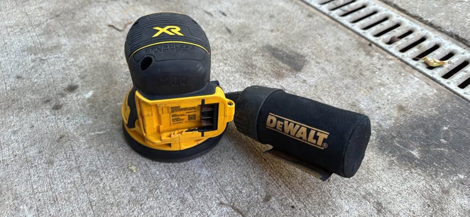 Dewalt orbit palm sander - photo 2
