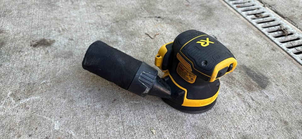 Dewalt orbit palm sander - photo 3