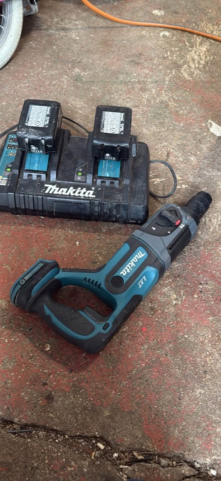 Makita rotary hammer - photo 3