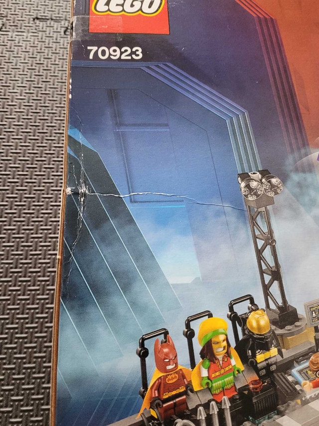 The LEGO Batman Movie 70923: The Bat-Space Shuttle, New & Sealed - photo 4