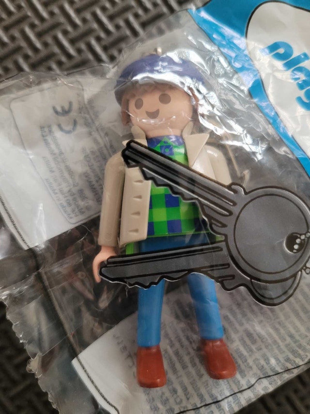 Vintage Playmobil Man With Blue Berret Keychain - photo 2