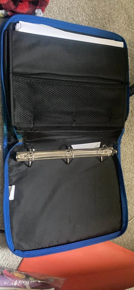 Highschool binder for papers and schoolwork - photo 3