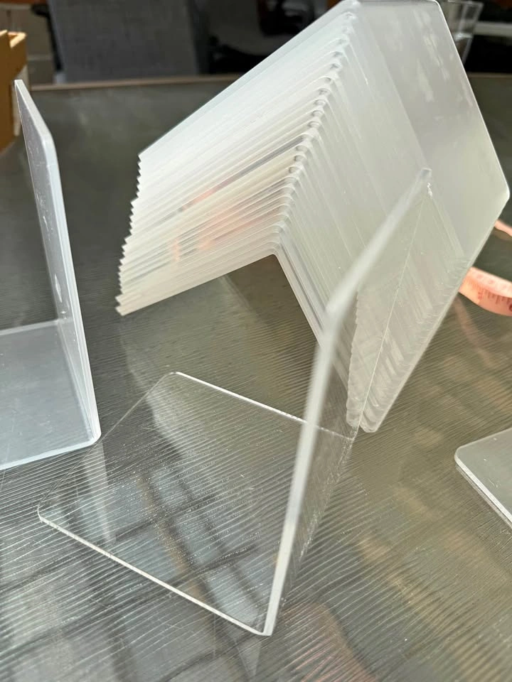Clear Acrylic L-Shaped Sign Holders - Set of 25