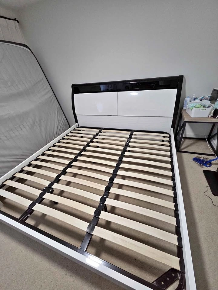 King size frame with head board and storage