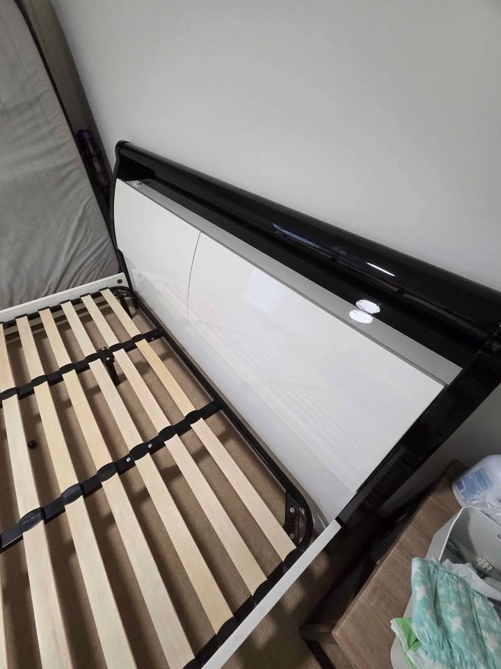 King size frame with head board and storage - photo 5