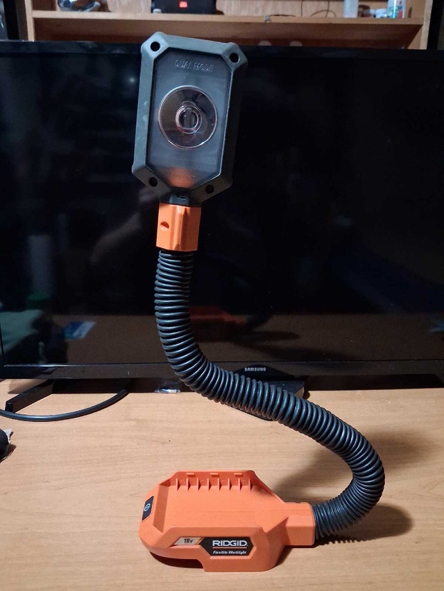 RIDGID 18 volt Flexible LED Worklight