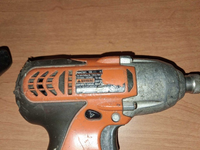 RIDGID 18 Volt Impact Driver & 18 volt Flashlight - photo 3