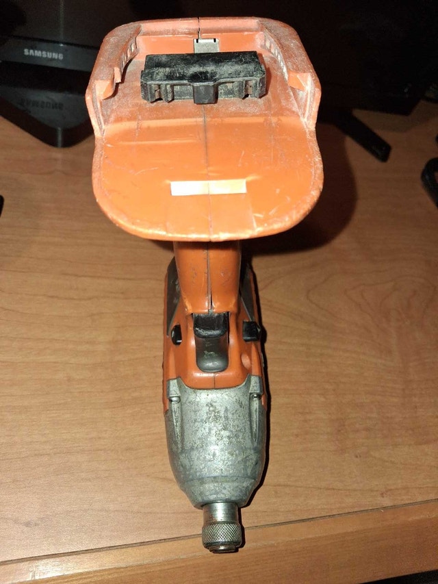 RIDGID 18 Volt Impact Driver & 18 volt Flashlight - photo 4