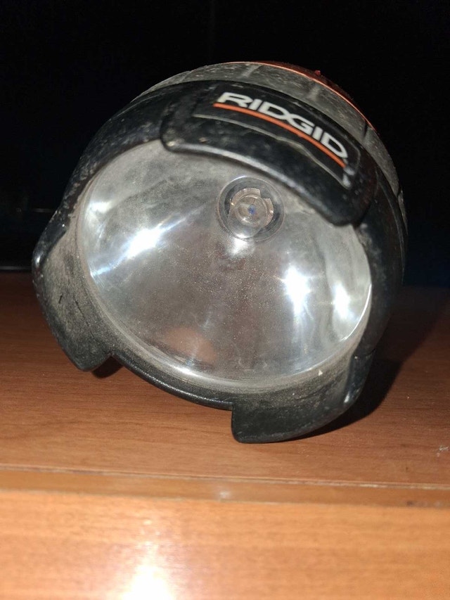 RIDGID 18 Volt Impact Driver & 18 volt Flashlight - photo 5