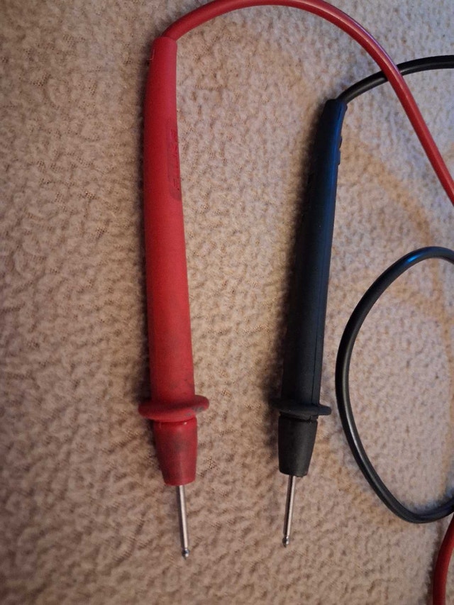 FLUKE 30 Clamp Meter - photo 3