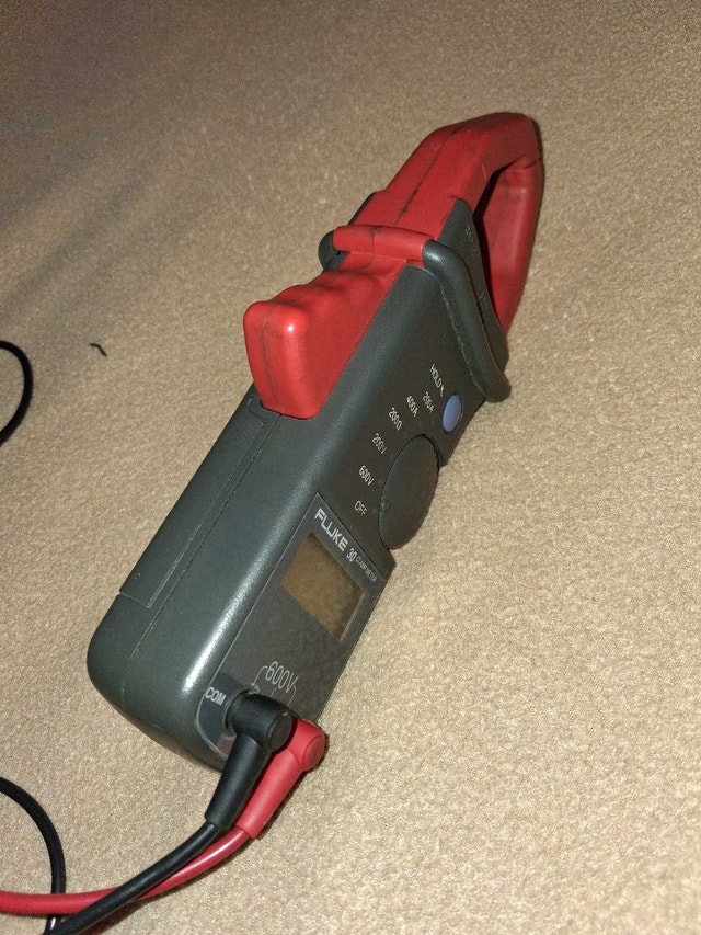 FLUKE 30 Clamp Meter - photo 5