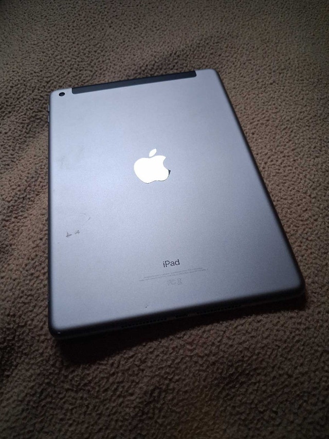 Apple iPad 5th gen Wi-Fi + LTE (cellular) - photo 2