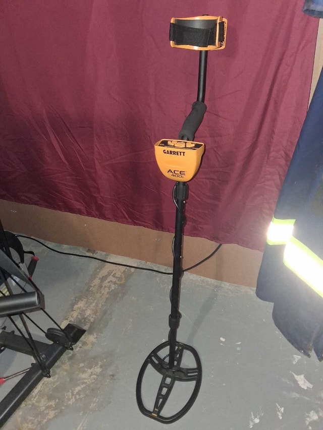 Garrett Ace 400i Metal Detector & pinpoint detector