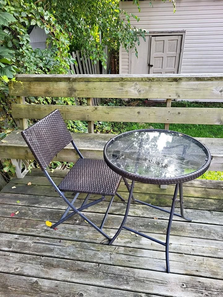 Wicker table n chair
