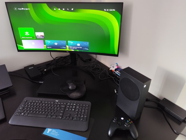 Xbox Series S 1TB w/games - photo 3