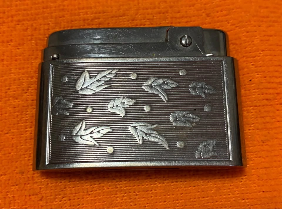 Vintage Bentley Butane Pocket Lighter - Made in Austria - photo 3