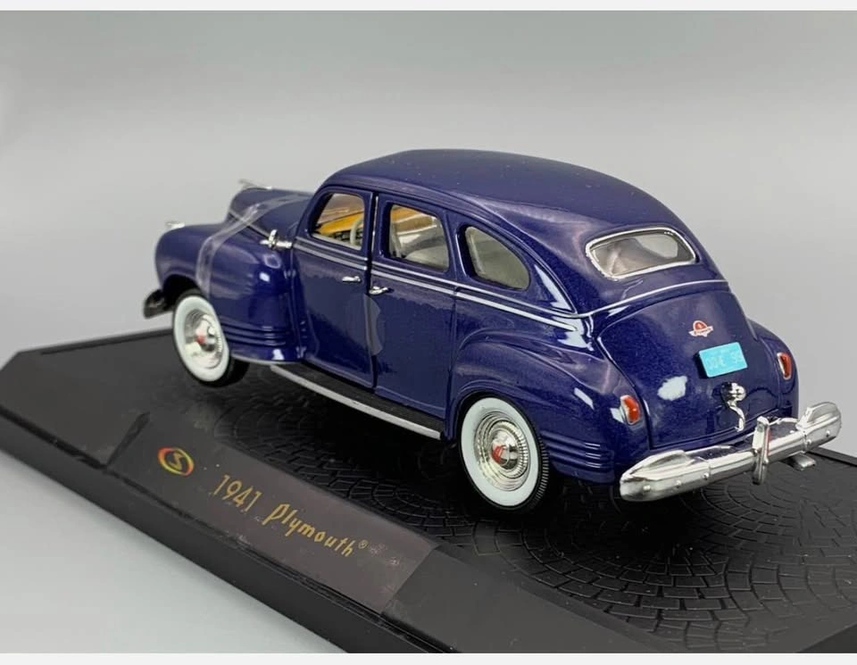 1/32 Scale Diecast Signature Models 1941 Plymouth Purple D0420 L - photo 4