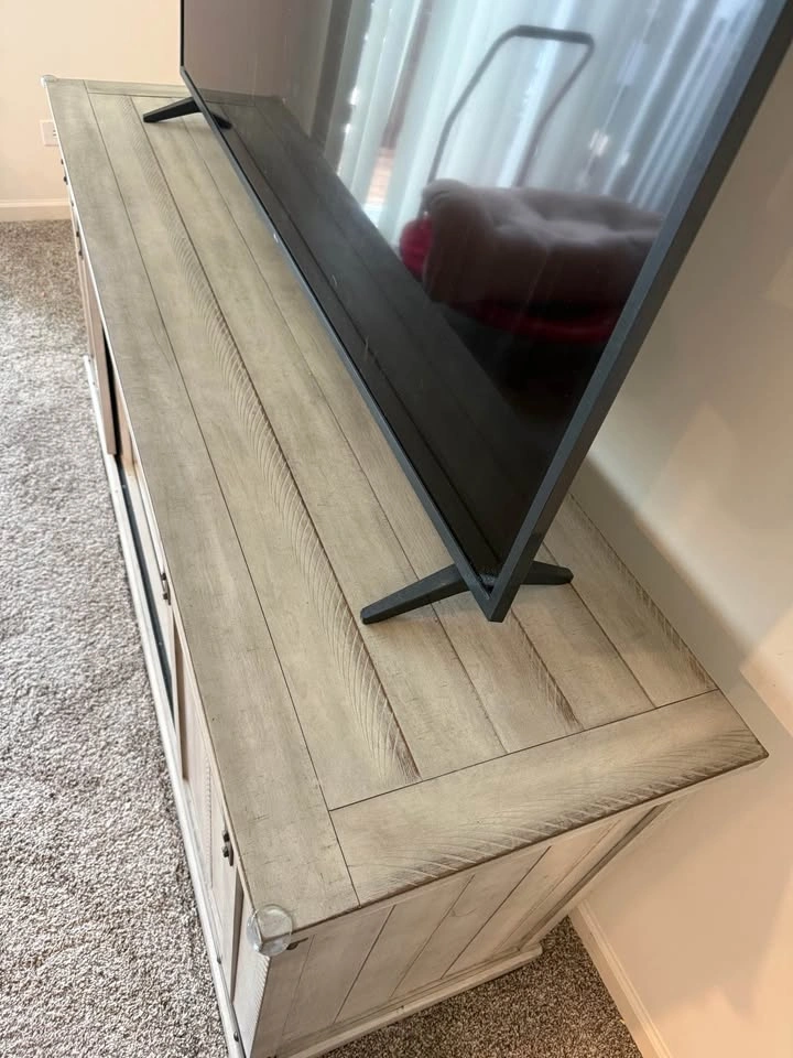 Ashley 70” Solid Wood Farmhouse Barn Door TV Stand - photo 5