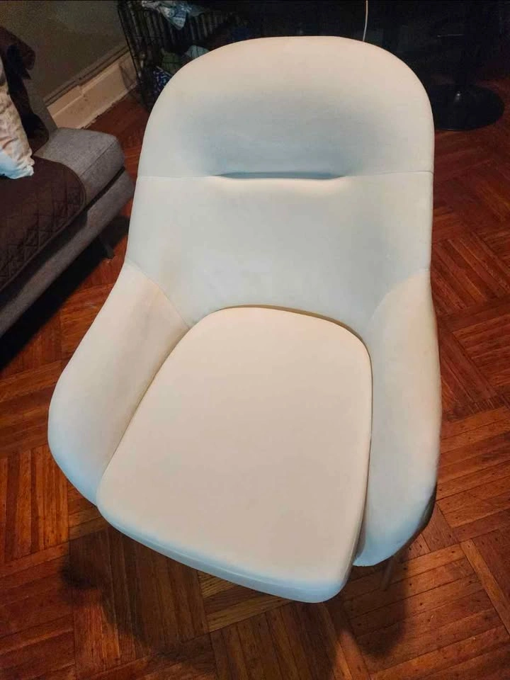 Safavieh Modern Accent Chair – $99 (Great Condition!) - photo 2