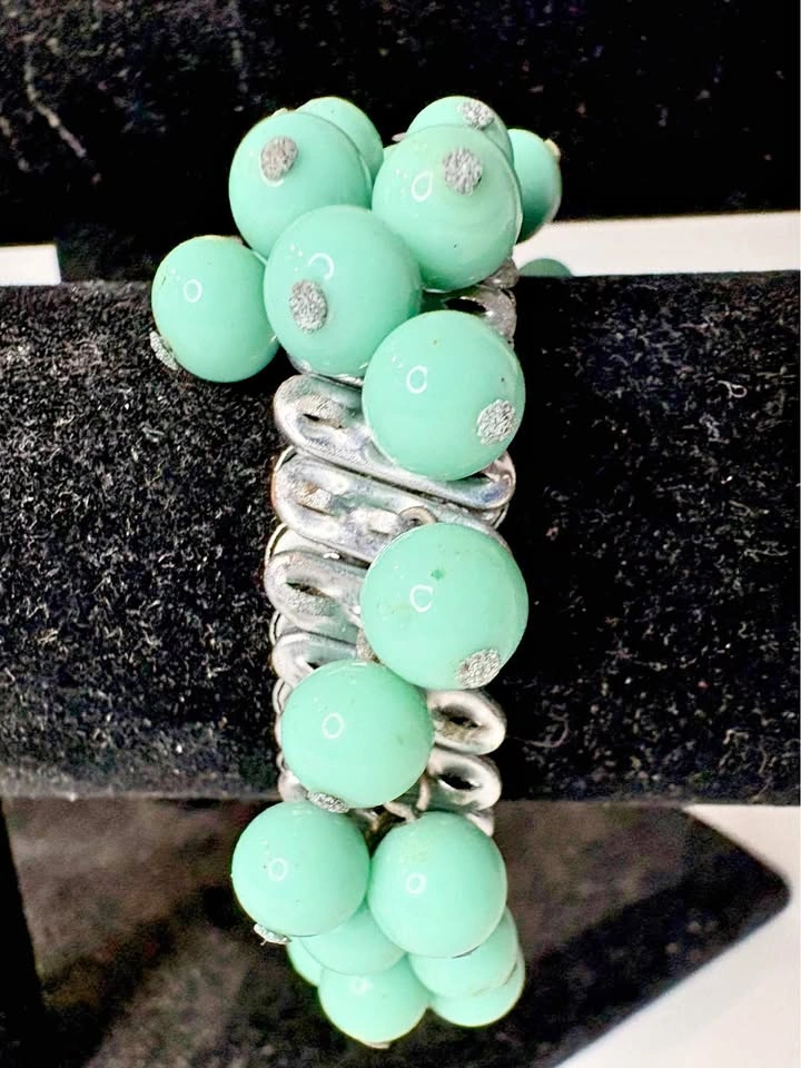 Vintage Mint Green Beaded Stretch Bracelet