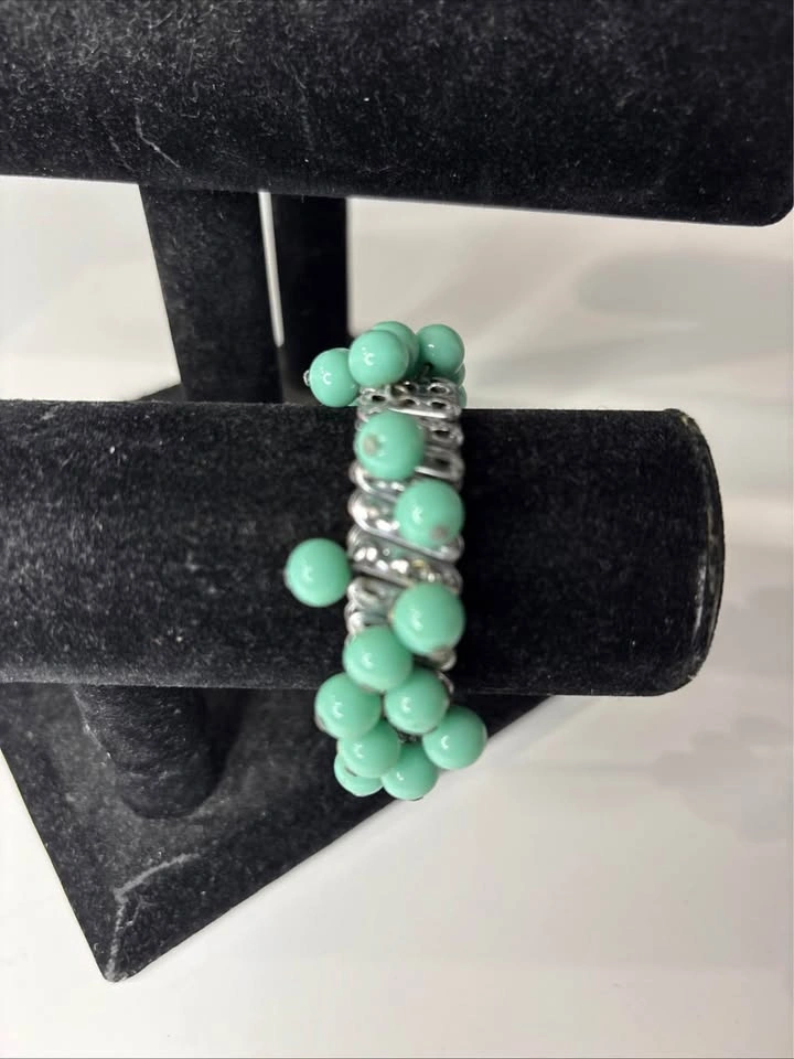 Vintage Mint Green Beaded Stretch Bracelet - photo 2