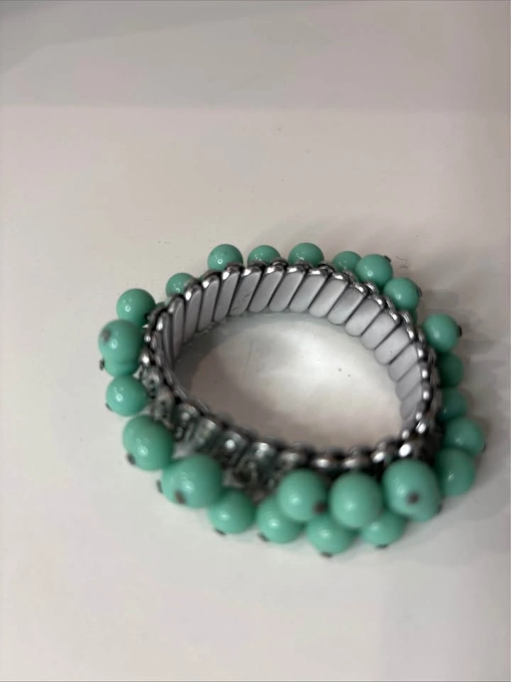 Vintage Mint Green Beaded Stretch Bracelet - photo 4