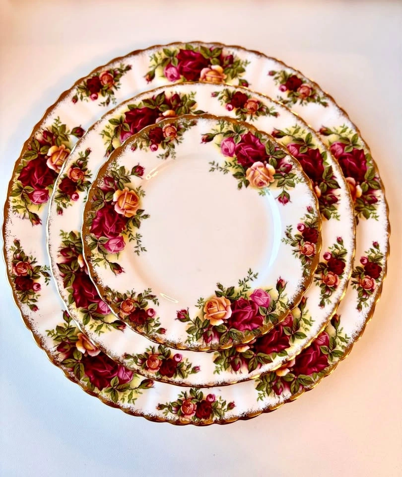 Royal Albert Old Country Roses 3-Piece Plate Set