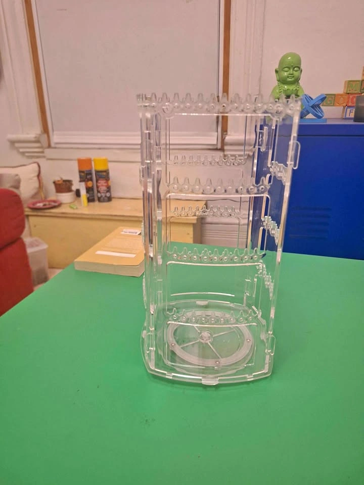 Spinning jewelry organizer