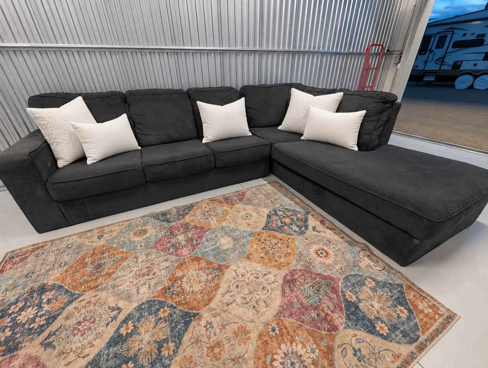 Drop off available. Charcoal grey sectional. - photo 3