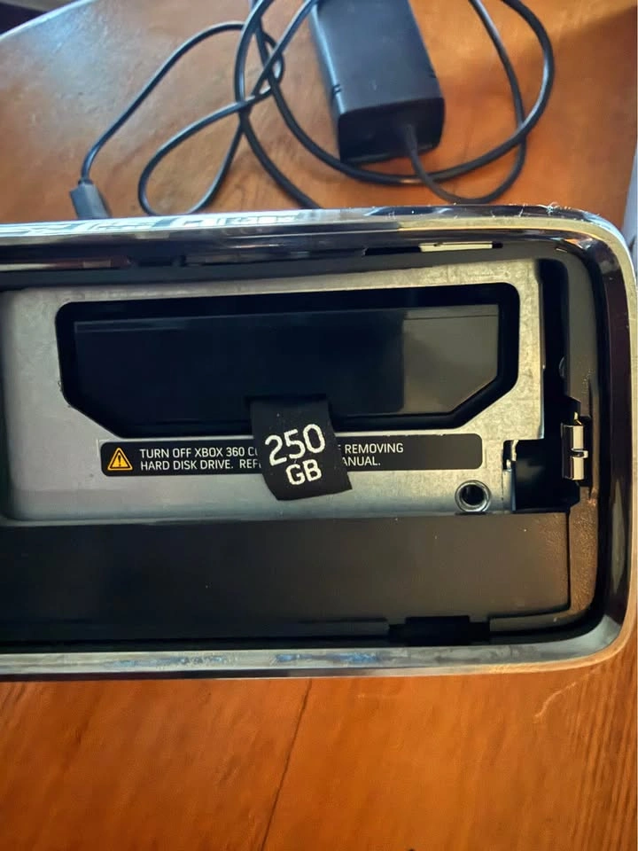 Xbox 360 slim - 250gb - photo 2