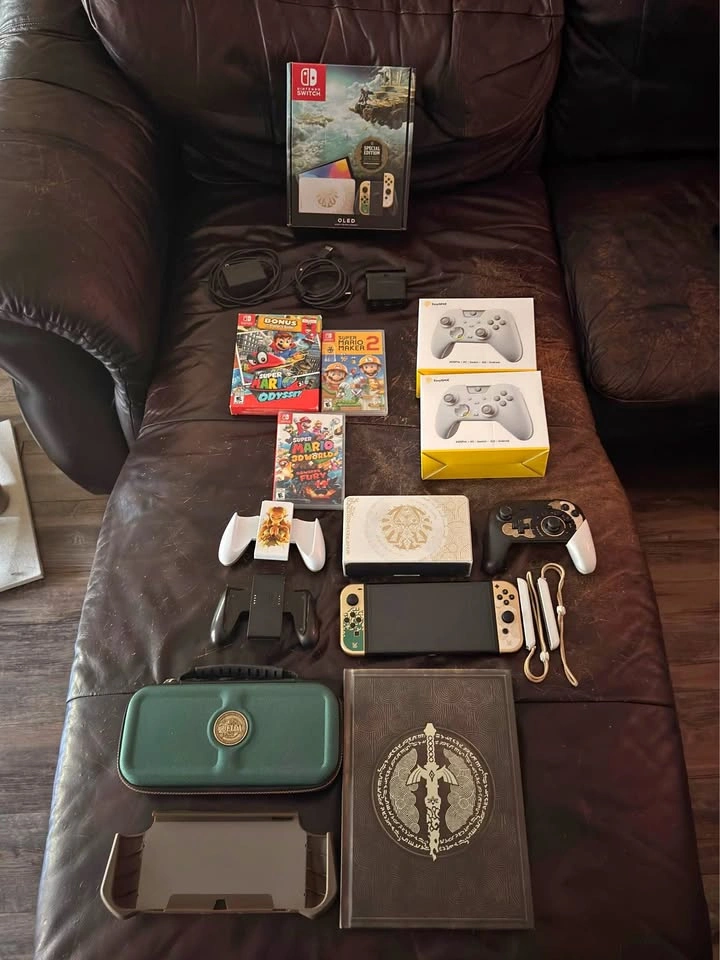 Zelda Switch Bundle - OLED