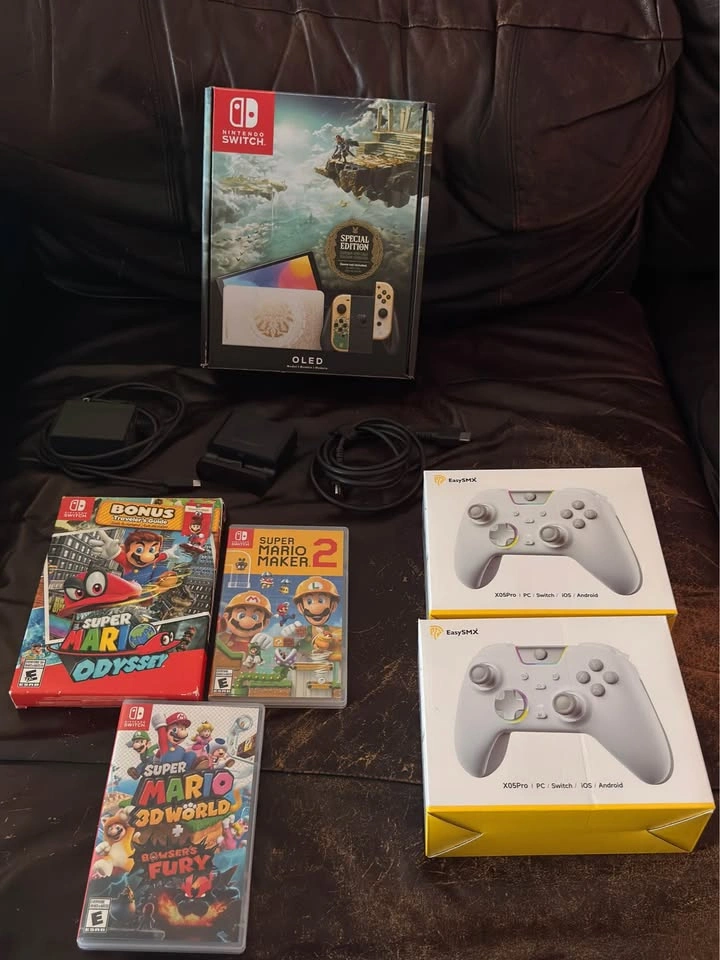 Zelda Switch Bundle - OLED - photo 3