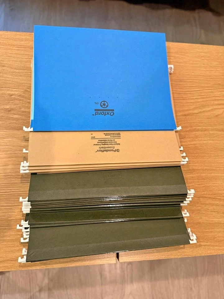 35 Hanging File Folders – Pendaflex & Staples – Assorted Colours