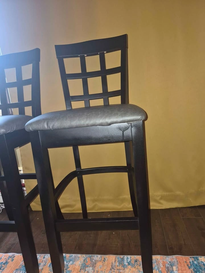Set of 3 Grid-Back Bar Stools - photo 3
