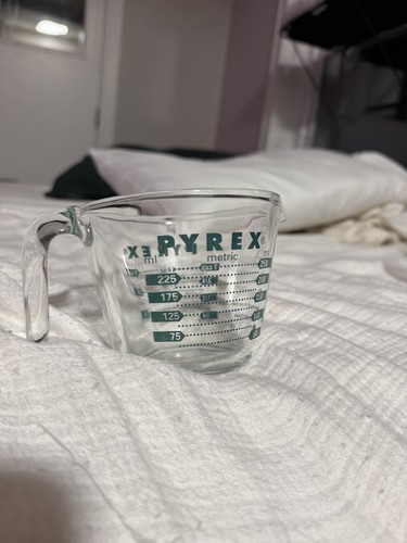 Pyrex 1 Cup Glass Liquid Measuring Cup Clear Green Markings - photo 2