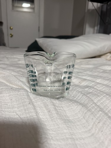 Pyrex 1 Cup Glass Liquid Measuring Cup Clear Green Markings - photo 3