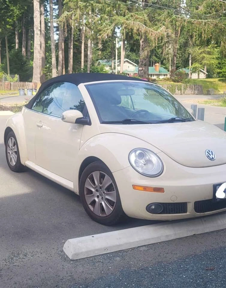 2010 Volkswagen Beetle - photo 5